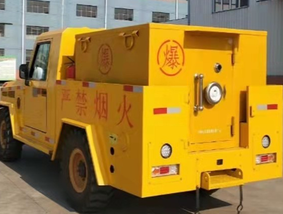 平顶山凯龙爆破器材运输车：保障爆破任务的安全运行